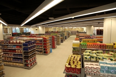 上海外高橋進(jìn)口商品直銷(xiāo)中心安亭店24日試營(yíng)業(yè)，日用百貨成亮點(diǎn)