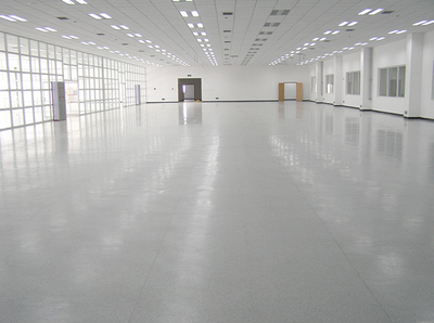 PVC膠地板在化妝品廠(chǎng)潔凈環(huán)境中的應(yīng)用——以深圳市福蘭德建材為例